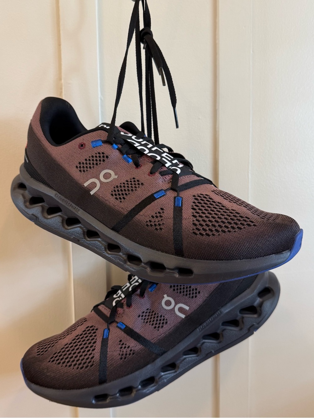 ON CLOUDSURFER BLACK COBALT BLUE ROAD CUSHION RUNNING SHOES SNEAKERS